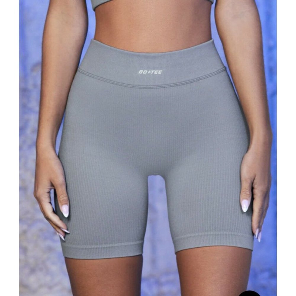 womens bo+tee Gray biker shorts size XS